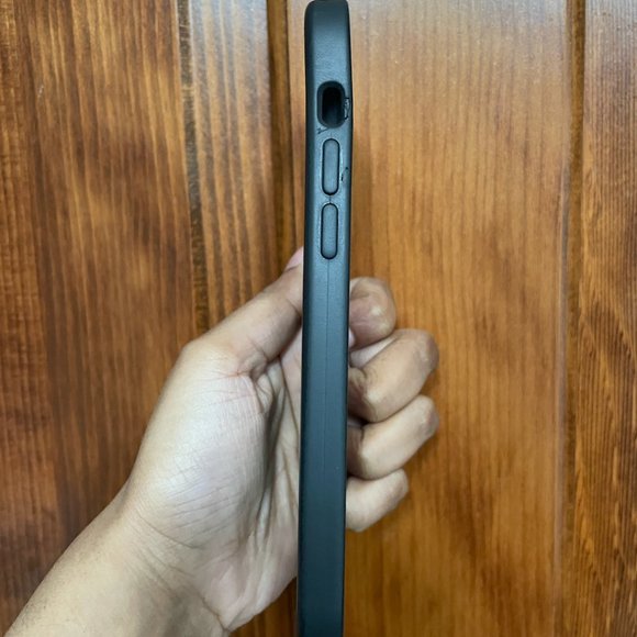 Apple iPhone 12 Pro Silicone Case With MagSafe - Picture 3 of 4